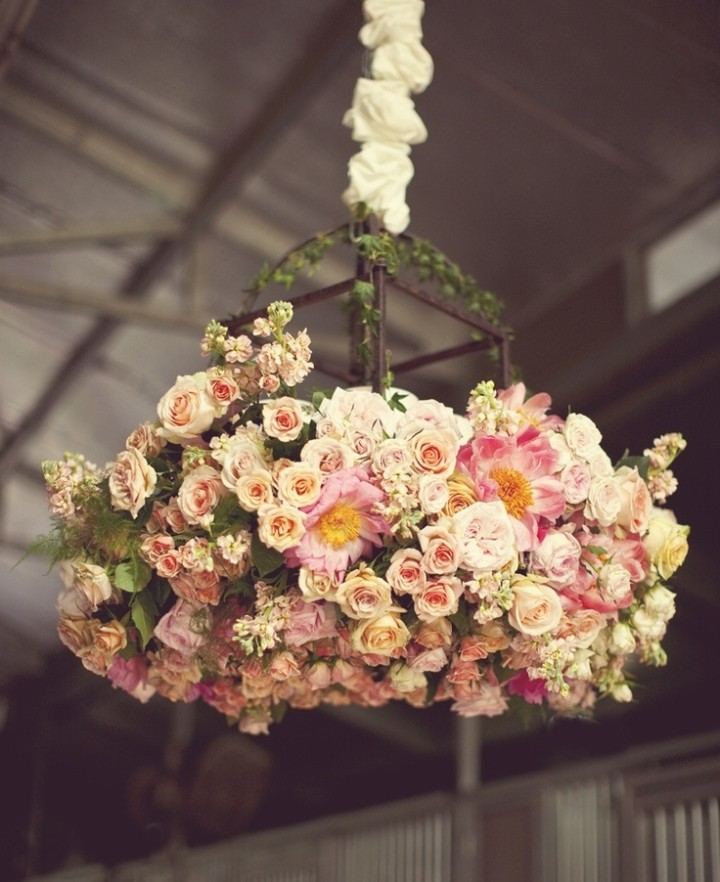Wedding Wednesday Trend Chandeliers With Flowers Parfum Flower Chandelier With Flowers For A Beautiful Wedding Day