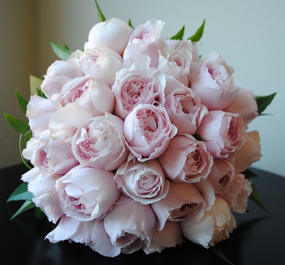 Look at this mono bouquet with Rosalind roses! 