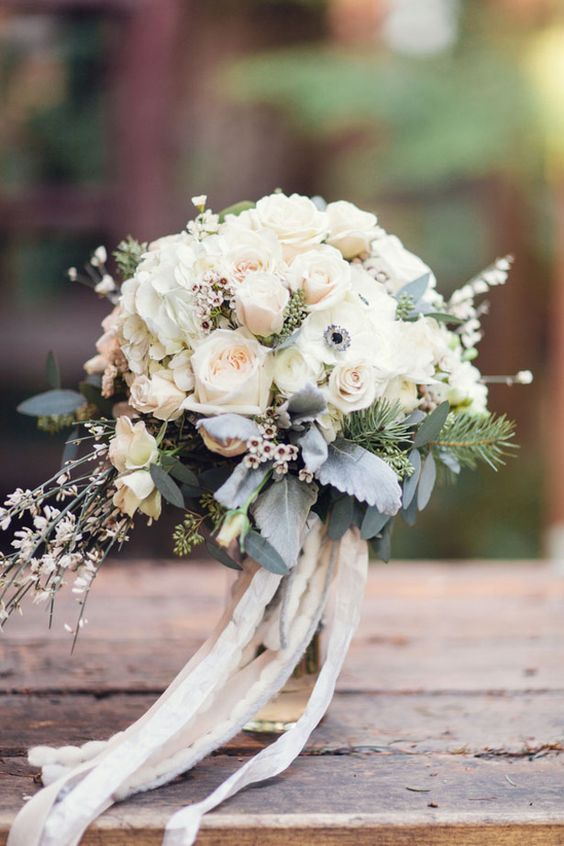 Light and romantic wedding bouquet. Via Belle the Magazine